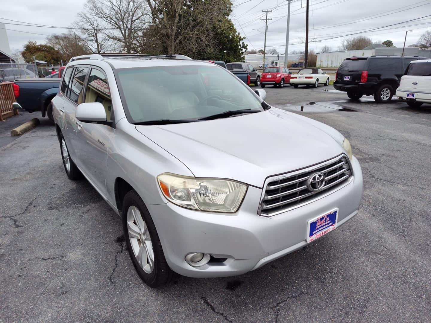 2009 Silver Toyota Highlander (JTEES42AX92) , located at 5700 Curlew Drive, Norfolk, VA, 23502, (757) 455-6330, 36.841885, -76.209412 - Photo#4